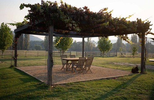 Goughs Bay House | AROONA FLATS - Modern Home On Acerage With Private River Frontage