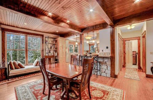 North Creek House | Around the Mountains