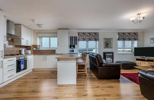 Ayr Apartment | Arran View - Donnini Apartments