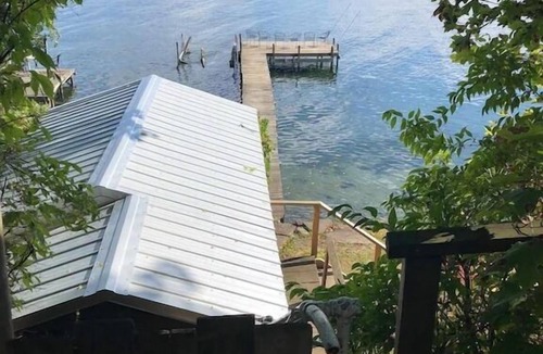 Town of Torrey House | Arrowhead Beach-Seneca-Waterfront-Hot Tub-Wine Trail-Pets, Recently Updated-Covered Deck