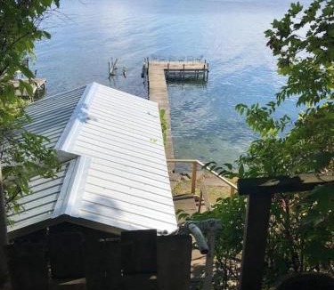 Dresden House | Arrowhead Beach - Waterfront - Hot Tub - Covered Deck - Fire Pit - Seneca Wine Trail