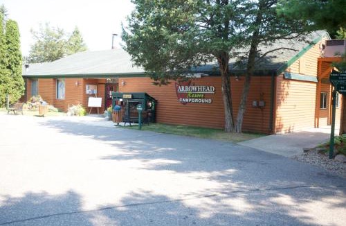 Marquette County Resort | Arrowhead Camping Resort Cabin 1
