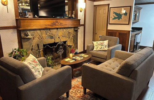 Lake Arrowhead Bed & Breakfast | Arrowhead Lake Inn