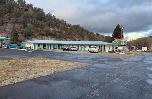 Ruidoso Hotel | Arrowhead Motel and RV Park