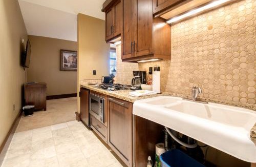 Empire Pass House | Arrowleaf Lodge - 1 Bed Studio #100A