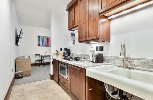 Empire Pass House | Arrowleaf Lodge - 1 Bed Studio #100A