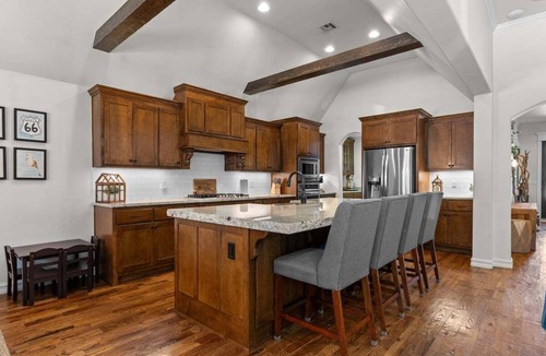 Broken Arrow House | Arrows Resort w/Pool & Spa