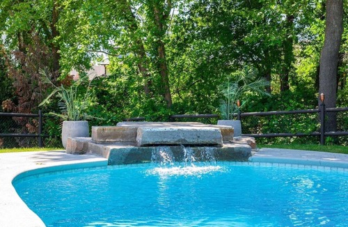 Broken Arrow House | Arrows Resort w/Pool & Spa