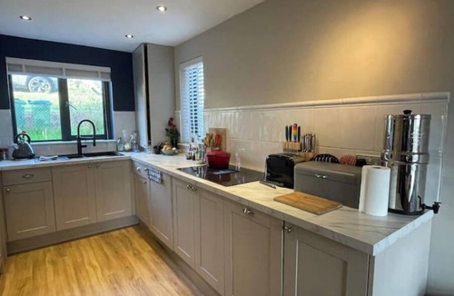 Newhaven House | Art and grow house