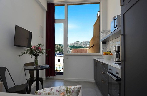 Lapad Apartment | Art Box Dubrovnik - Studio Apartment with Balcony
