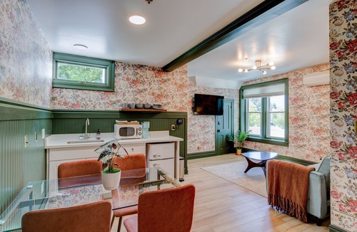 Springville Hotel | Art City Inn