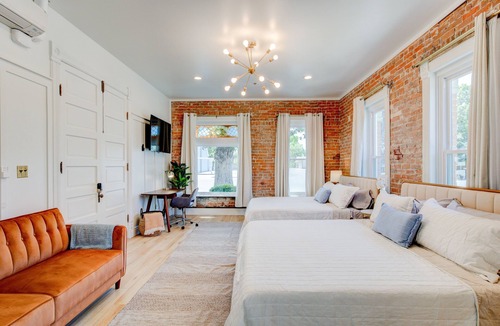 Springville Hotel | Art City Inn