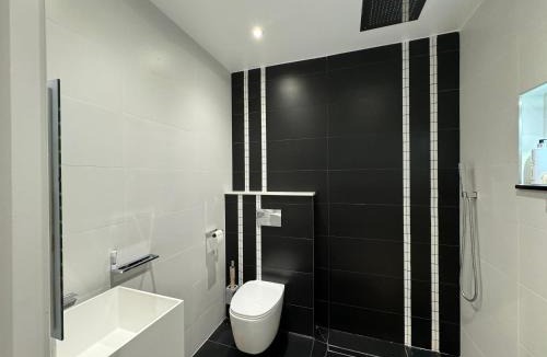 Truro House | Art Deco 52