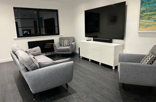 Truro House | Art Deco 52