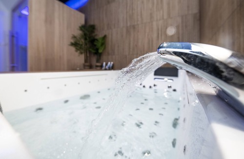 Hincmar Apartment | Art Deco Champagne & Spa