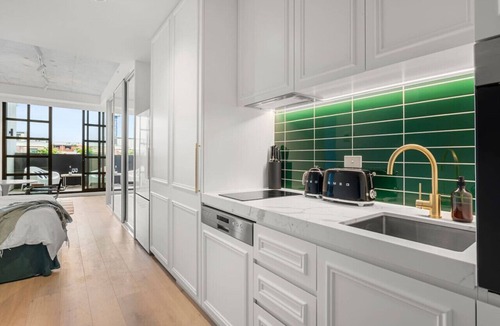 Collingwood North Apartment | Art Deco - Collingwood Hideaway