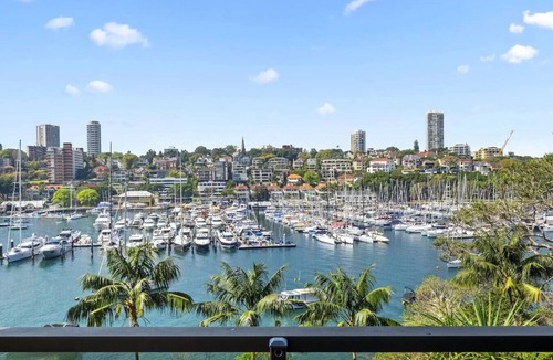 Elizabeth Bay Apartment | Art Deco Gem with Harbour Views in Elizabeth Bay