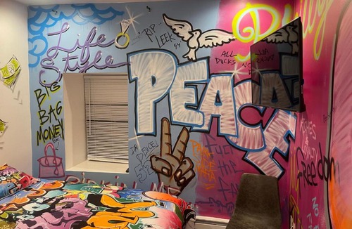 West Philadelphia Hotel | Art Deco Graffiti Suite