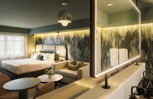 South Pointe Hotel | ART DECO MARELA BOUTIQUE