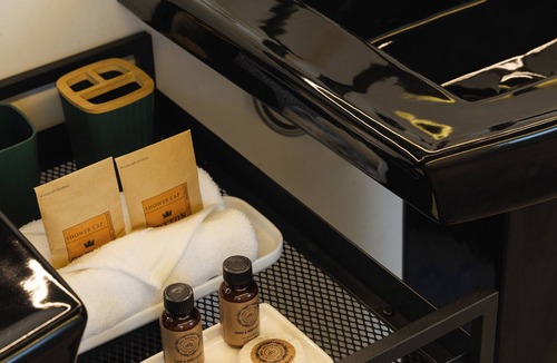 South Pointe Hotel | ART DECO MARELA BOUTIQUE