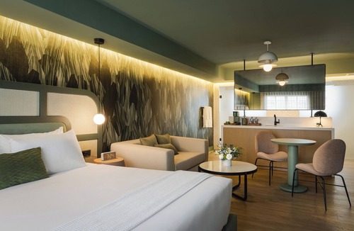 South Pointe Hotel | ART DECO MARELA BOUTIQUE