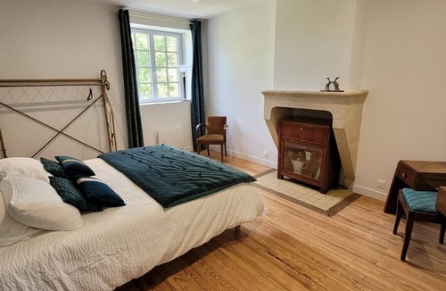 Puybarban Bed & Breakfast | Art Deco Room – 1920s Elegance