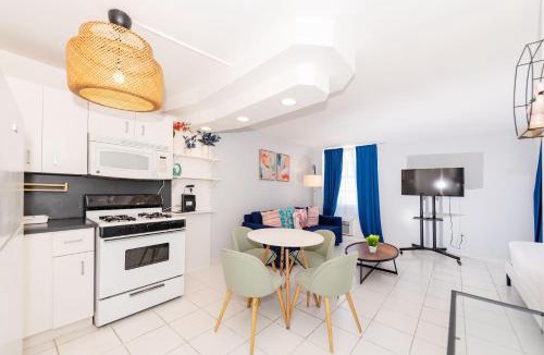 Flamingo/Lummus Apartment | Art Deco Washingthon Apartment