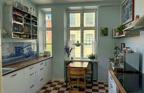 Frederiksberg C Apartment | Art flat with high ceilings in Frederiksberg