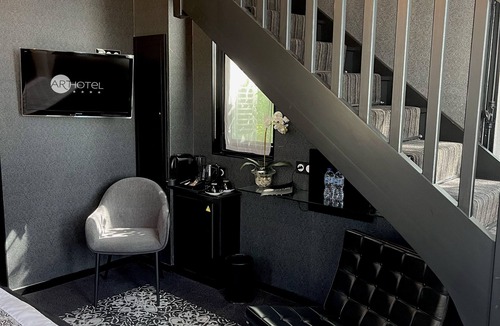 Rochecorbon Hotel | Art Hôtel Rochecorbon