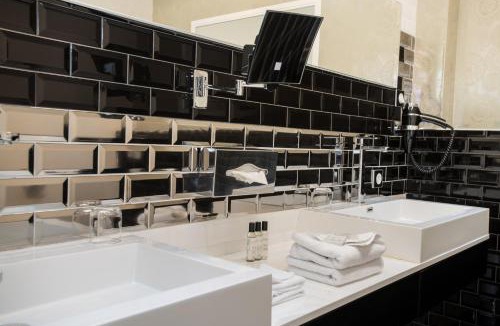 Rochecorbon Hotel | Art Hotel