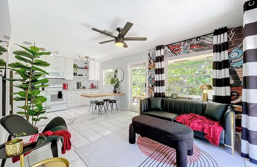 South Corals Villa | Art Loft: Wilton Manors Retreat