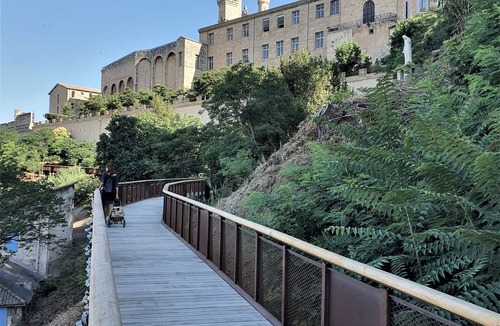 Beziers City Centre Apartment | Art Lovers Apart First Floor