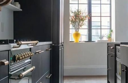 Spring Garden Apartment | Art Museum Luxury Two-Bedroom