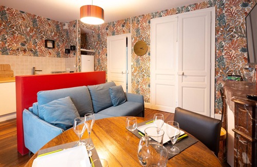 Poincare - Foch - Anatole France - Croix de Bourgogne Apartment | Art Nouveau Apartment Nancy, near Villa Majorelle