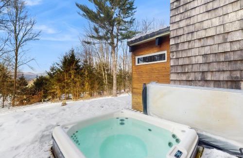 Stowe Hollow House | Art Rocks