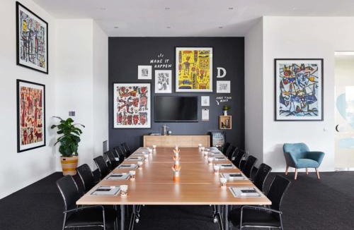 Parkville Hotel | Art Series - The Larwill Studio