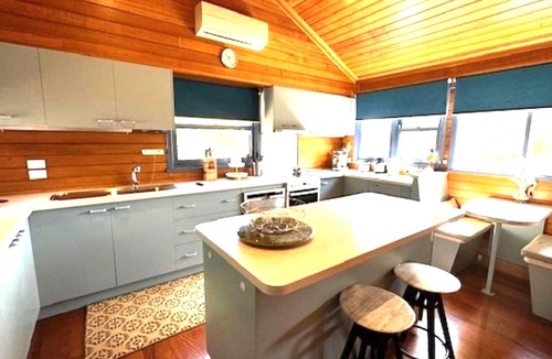 Bright House | Artee House - A Bright Escape