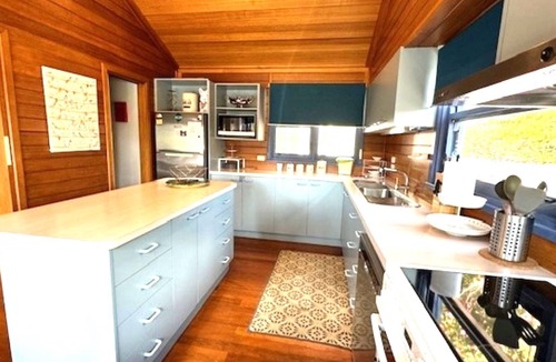 Bright House | Artee House - A Bright Escape