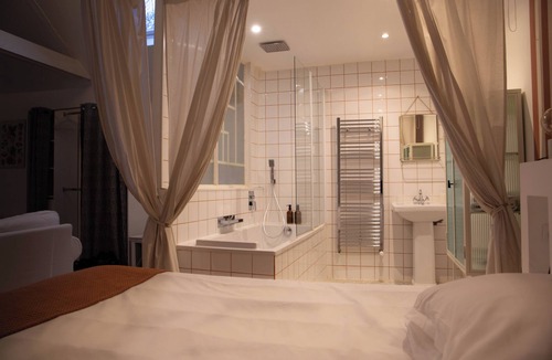 Lamballe Bed & Breakfast | Artefact