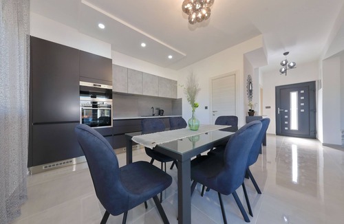 Brisevo House | Artemis vacation home with balcony, terrace and garden - Holiday home Artemis