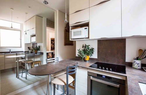 Les Halles Apartment | Artful Elegance, by Veeve