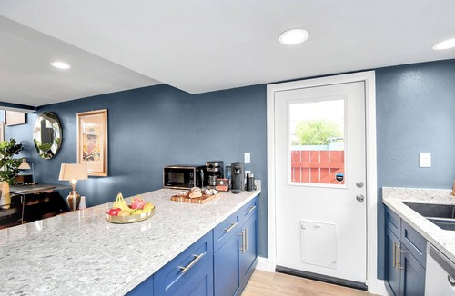 Neartown House | Artful Elegance with Pool & a Private Jacuzzi