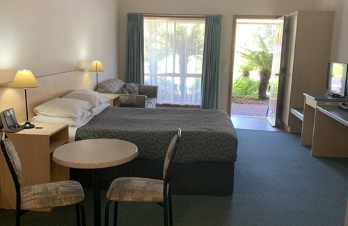 Cowes Hotel | Arthur Phillip Motor Inn