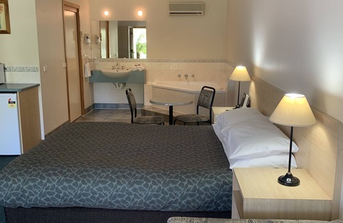 Cowes Hotel | Arthur Phillip Motor Inn