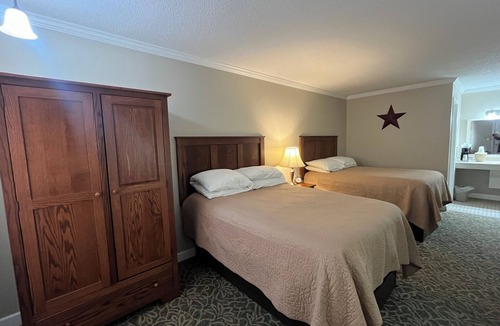 Arthur Hotel | Arthur's Country Inn