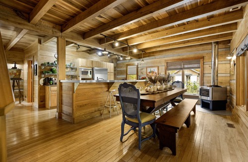 Unionville Cabin | Artisan Log Haven: 40-Acre Forest Sanctuary