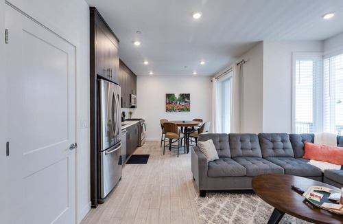 Kenton Condo | Artist #5–Just Steps from the Max