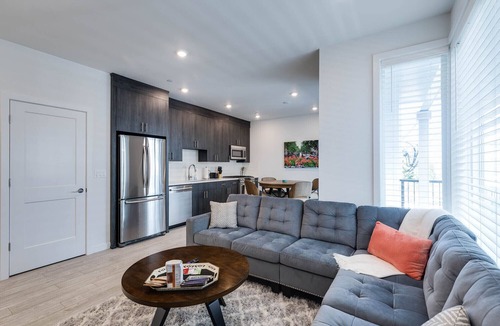 Kenton Condo | Artist #5–Just Steps from the Max