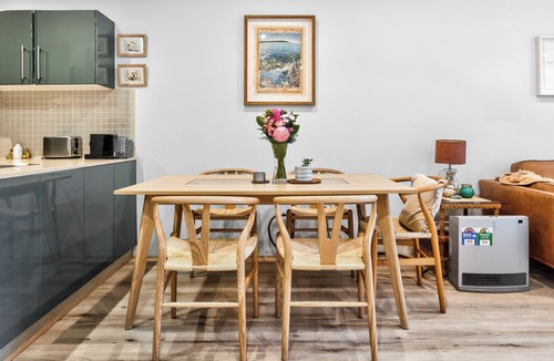 Dee Why Apartment | Artist Abode at Dee Why beach.