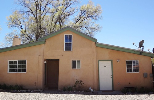 Taos House | Artist Retreat in the Heart of Plaza
